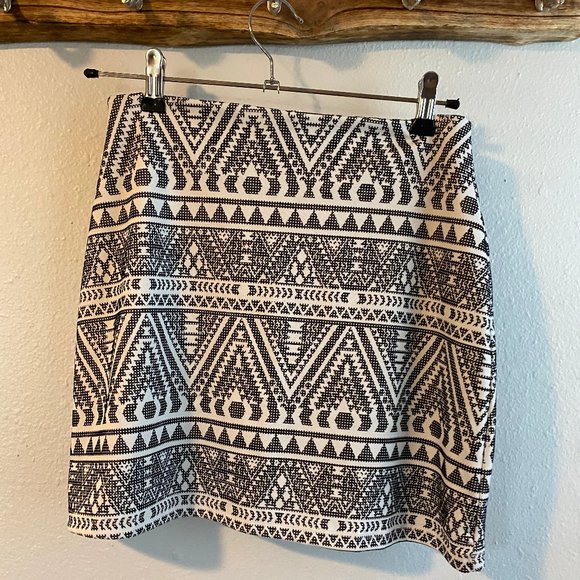 Blue Rain Francesca's Black & White Mini Skirt - Picture 1 of 4